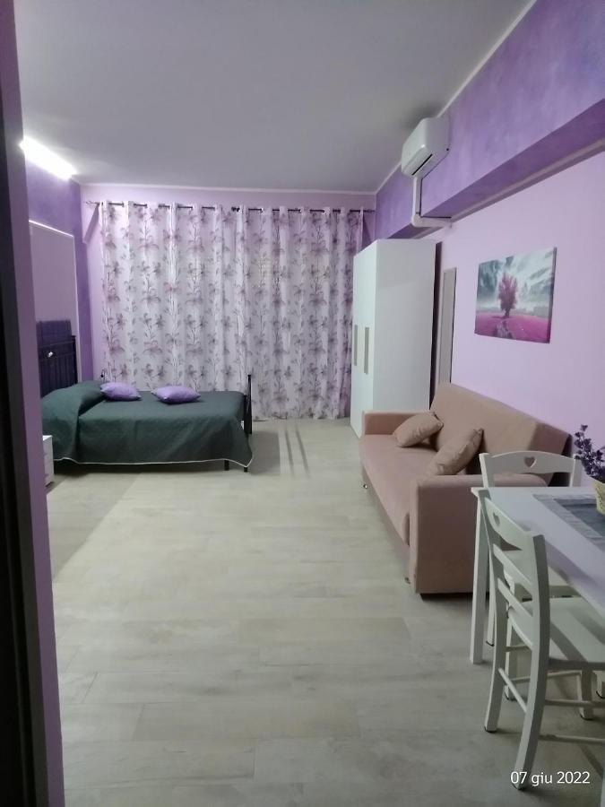 Alloggio Viola Nel Cuore Di Soriano โซเรียโน เนล ชีมีโน ภายนอก รูปภาพ