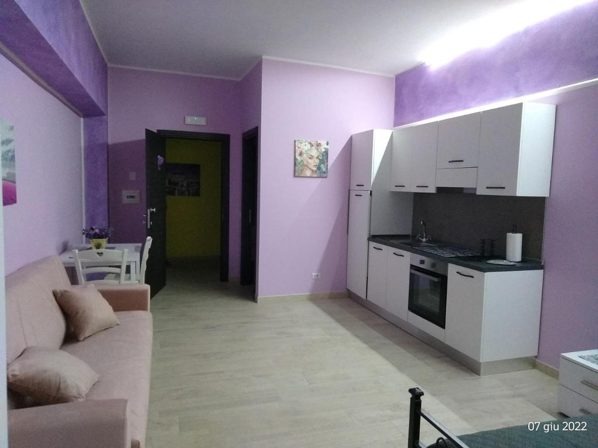 Alloggio Viola Nel Cuore Di Soriano โซเรียโน เนล ชีมีโน ภายนอก รูปภาพ