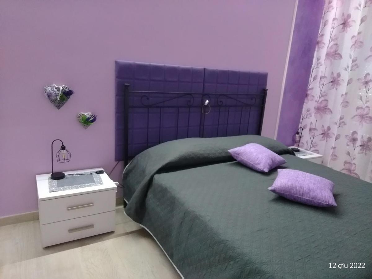 Alloggio Viola Nel Cuore Di Soriano โซเรียโน เนล ชีมีโน ภายนอก รูปภาพ