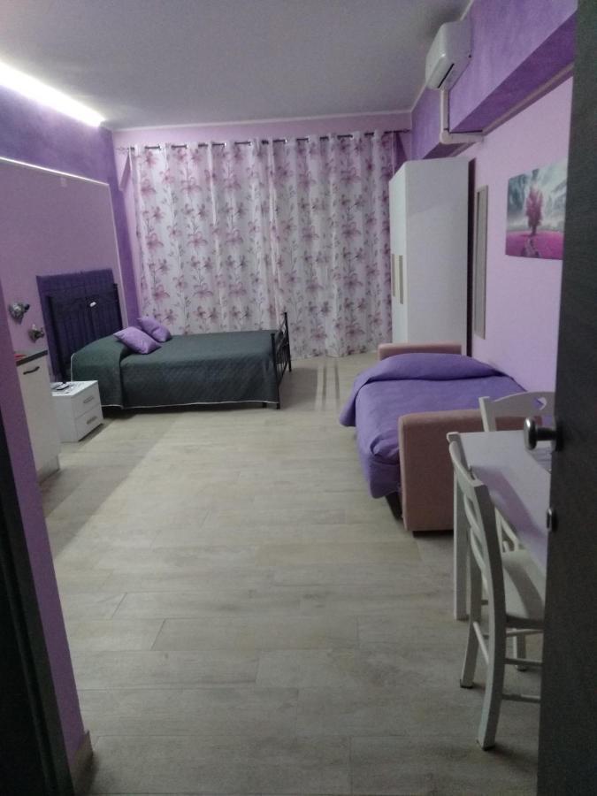 Alloggio Viola Nel Cuore Di Soriano โซเรียโน เนล ชีมีโน ภายนอก รูปภาพ